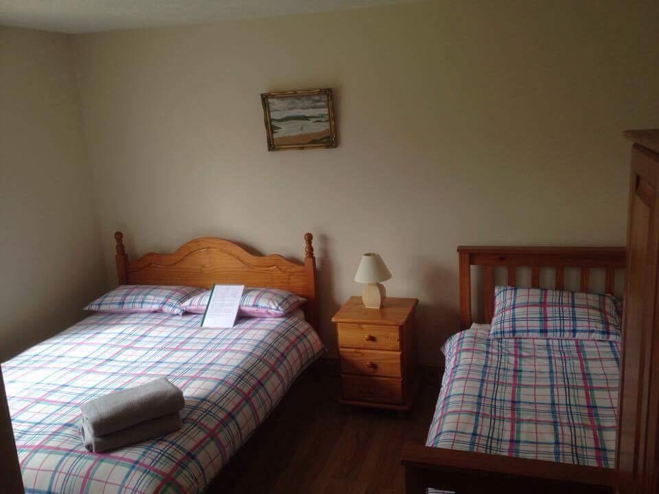 Bed and Breakfast Tara House à Ballycastle Extérieur photo