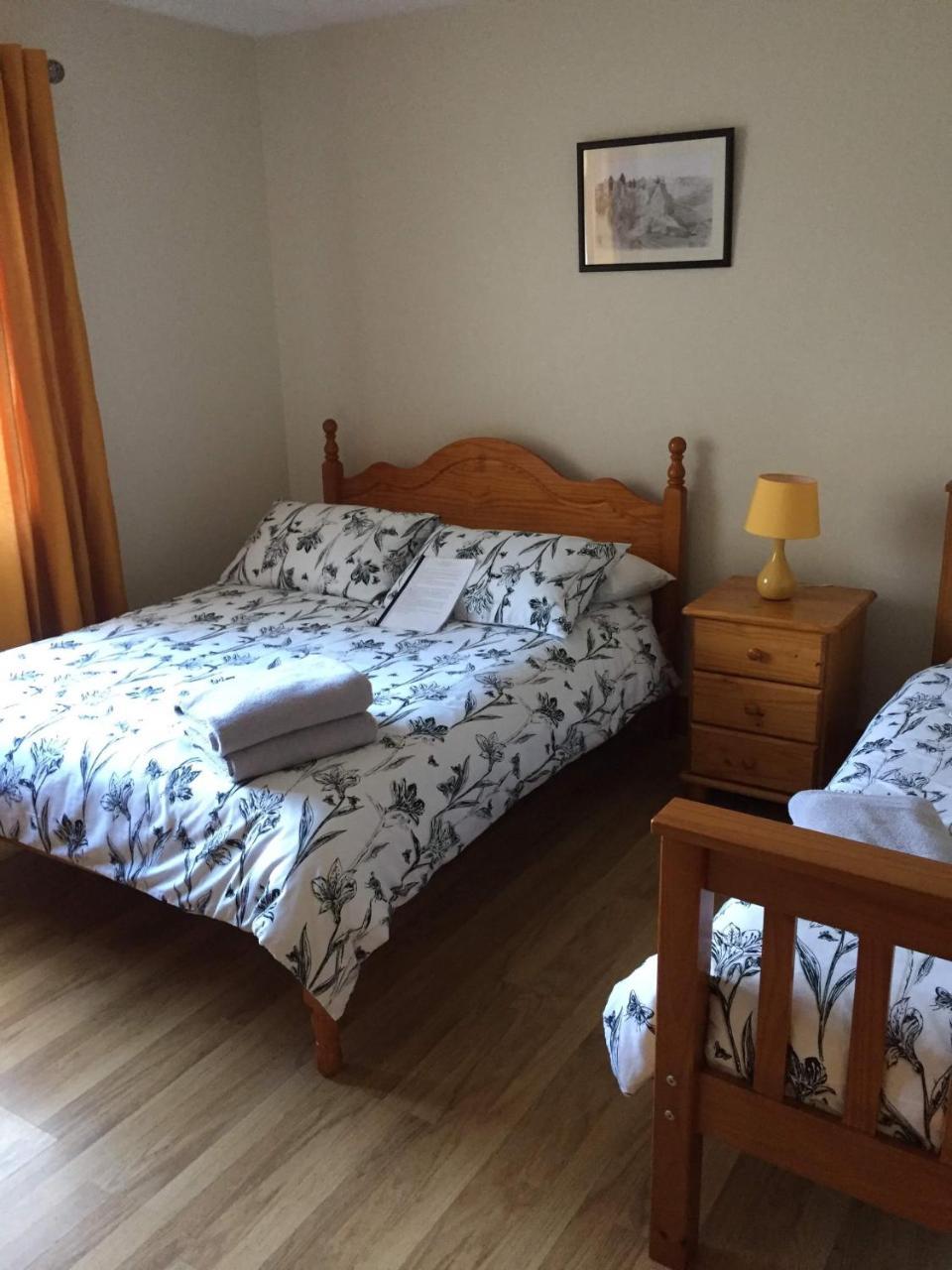 Bed and Breakfast Tara House à Ballycastle Extérieur photo